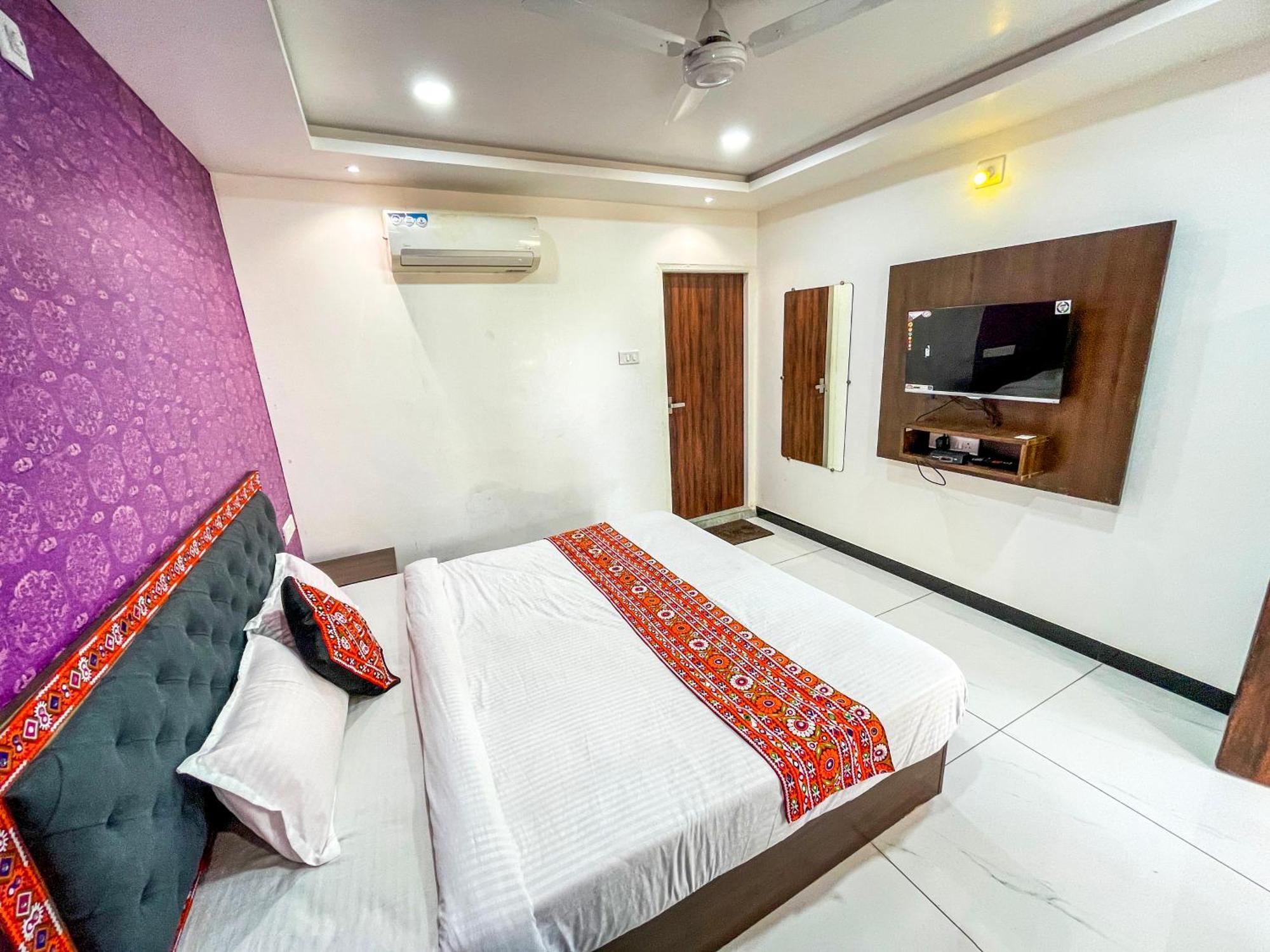 Stay Guru Resort Farm Villa Bhuj Room photo